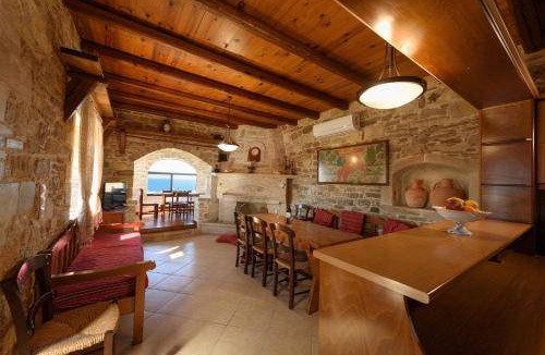 Kalamaki Villa | 120 m² Villa ∙ 3 bedrooms ∙ 9 guests