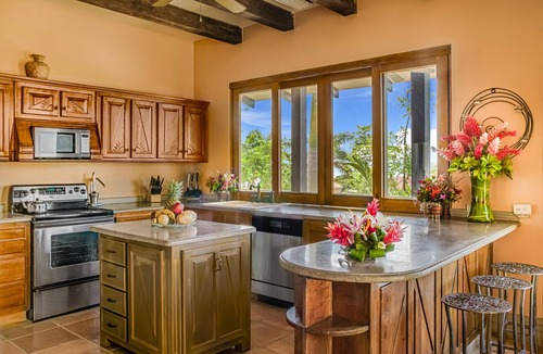 Dominicalito Villa | 127 5 STAR REVIEWS, SUNSETS 365, INFINITY EDGE POOL, WHITE WATER OCEAN VIEW