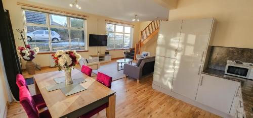 East Lothian House | 12A-1 Stobhill Road