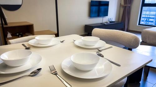 Sungai Penchala Apartment | 13 Mossaz skypool 5mins to 1U and Ikea atEmpire City by Light House