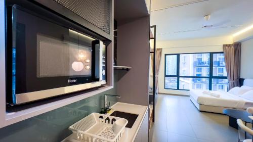 Sungai Penchala Apartment | 13 Mossaz skypool 5mins to 1U and Ikea atEmpire City by Light House