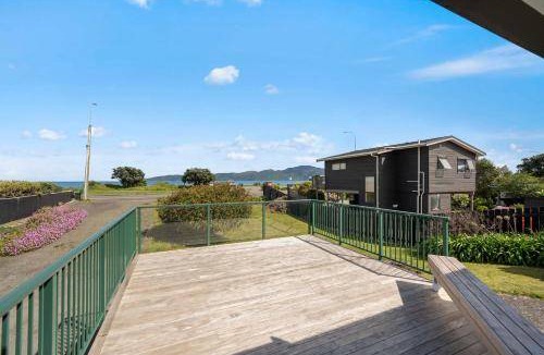 Paraparaumu Beach House | 130 m² House ∙ 3 bedrooms ∙ 5 guests