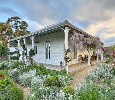 Cygnet House | 130 m² House ∙ 4 bedrooms ∙ 6 guests
