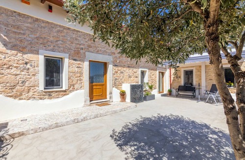 Thrapsano House | 130 m² House ∙ 5 bedrooms ∙ 8 guests