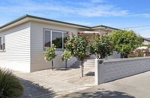 Invermay House | 135 m² House ∙ 2 bedrooms ∙ 9 guests