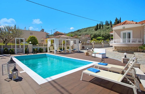 Alikanas Villa | 135 m² Villa ∙ 4 bedrooms ∙ 8 guests