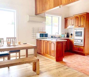 South Hobart Villa | 137 m² Villa ∙ 3 bedrooms ∙ 6 guests