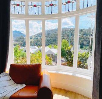 South Hobart Villa | 137 m² Villa ∙ 3 bedrooms ∙ 6 guests
