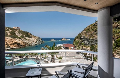 Agia Pelagia Villa | 1380 m² Villa ∙ 21 bedrooms ∙ 42 guests