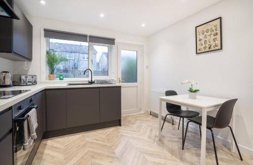Livingston Apartment | 140 m² Apartment ∙ 4 bedrooms ∙ 8 guests