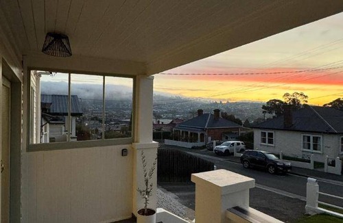 South Launceston House | 140 m² House ∙ 2 bedrooms ∙ 4 guests