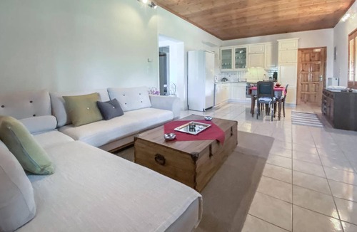 Karlovassi House | 140 m² House ∙ 3 bedrooms ∙ 6 guests