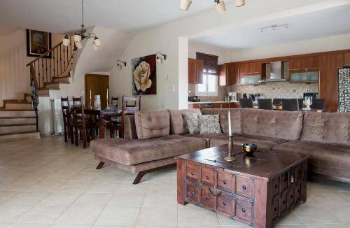 Kymi-Aliveri Villa | 140 m² Villa ∙ 3 bedrooms ∙ 6 guests