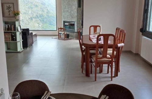 Lakkoi Villa | 140 m² Villa ∙ 3 bedrooms ∙ 6 guests