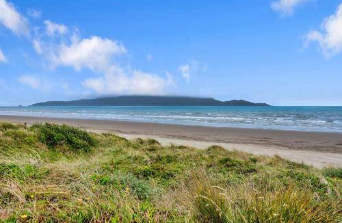 Waikanae House | 145 m² House ∙ 4 bedrooms ∙ 8 guests