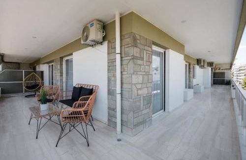 Piraeus Apartment | 149 m² Apartment ∙ 4 bedrooms ∙ 10 guests