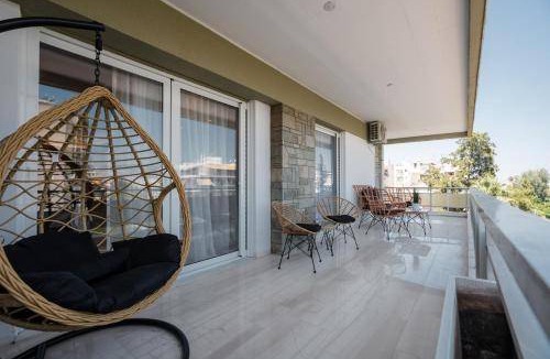 Piraeus Apartment | 149 m² Apartment ∙ 4 bedrooms ∙ 10 guests