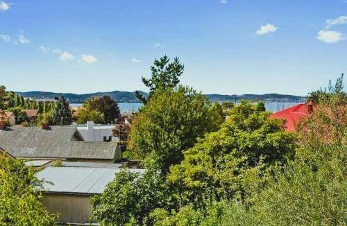 Sandy Bay Apartment | 150 m² Apartment ∙ 2 bedrooms ∙ 4 guests