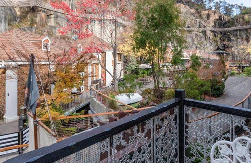Launceston CBD Apartment | 150 m² Serviced apartment ∙ 4 bedrooms ∙ 127 guests