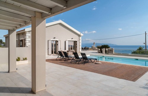 Vlachata Villa | 150 m² Villa ∙ 3 bedrooms ∙ 6 guests
