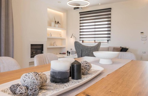 Galatas Villa | 150 m² Villa ∙ 4 bedrooms ∙ 7 guests