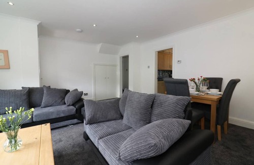 Bellshill Apartment | 1500 m² Apartment ∙ 3 bedrooms ∙ 6 guests