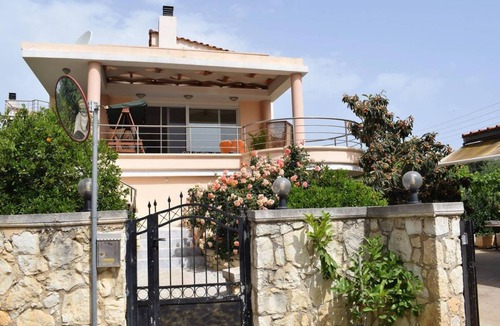 Perivolia Villa | 152 m² Villa ∙ 3 bedrooms ∙ 7 guests