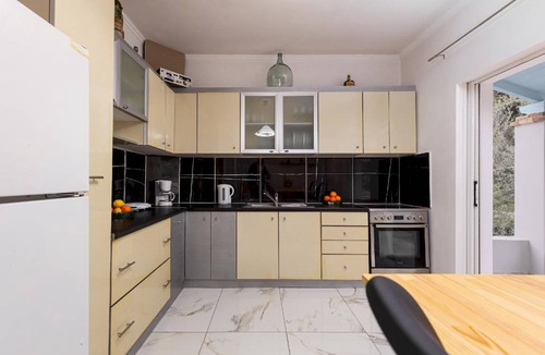 Benitses House | 160 m² House ∙ 3 bedrooms ∙ 7 guests
