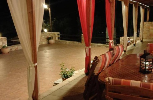 Andros Villa | 160 m² Villa ∙ 3 bedrooms ∙ 6 guests
