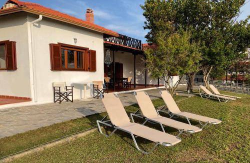 Aristotelis Villa | 170 m² Villa ∙ 5 bedrooms ∙ 12 guests