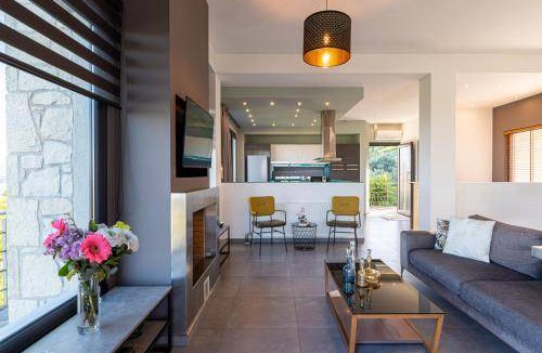 Agios Myronas Villa | 170 m² Villa ∙ 4 bedrooms ∙ 8 guests