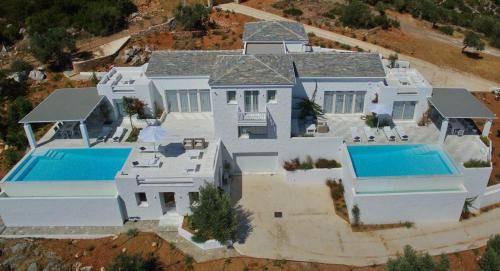 Votsi Villa | 170 m² Villa ∙ 5 bedrooms ∙ 10 guests
