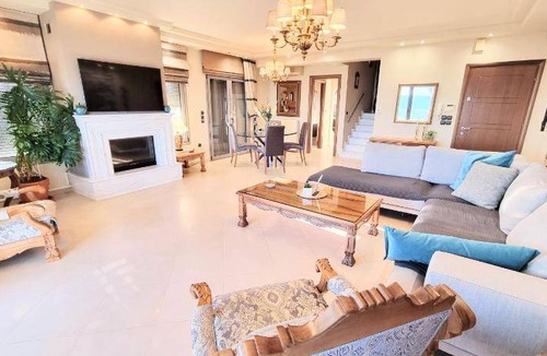 Alexandroupoli Resort | 176 m² Resort ∙ 3 bedrooms ∙ 8 guests