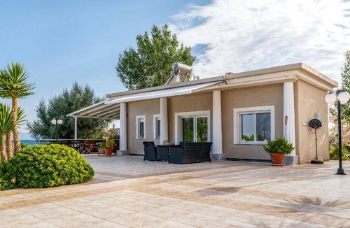 Alexandroupoli Resort | 176 m² Resort ∙ 3 bedrooms ∙ 8 guests