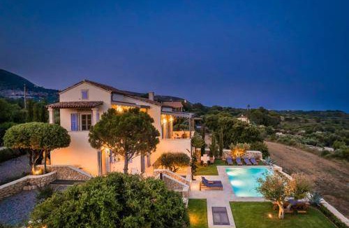 Mavrata Villa | 176 m² Villa ∙ 4 bedrooms ∙ 8 guests