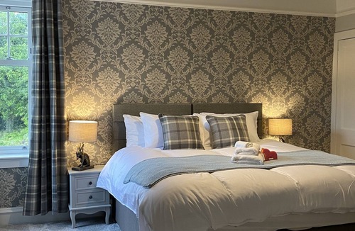 Maybole House | 18 person 9 en-suite bedroom country house in Ayrshire with hot tub & sauna