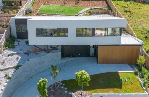 Mount Stuart House | 180 m² House ∙ 3 bedrooms ∙ 6 guests