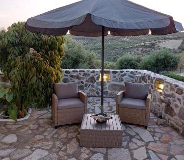 Skopela House | 180 m² House ∙ 5 bedrooms ∙ 10 guests
