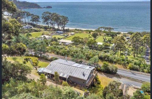 Eaglehawk Neck House | 180 m² House ∙ 3 bedrooms ∙ 8 guests