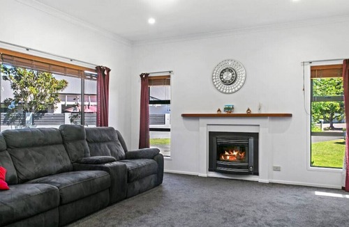 Nukuhau House | 19 Luberon way · Home away from Home