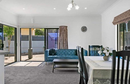 Nukuhau House | 19 Luberon way · Home away from Home