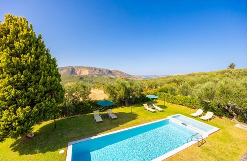 Katochori Villa | 190 m² Villa ∙ 3 bedrooms ∙ 6 guests
