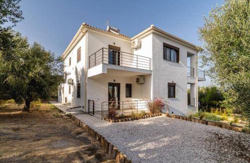 Pylos-Nestoras Villa | 190 m² Villa ∙ 4 bedrooms ∙ 8 guests