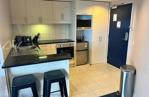 Takapuna Apartment | 1br apt near Takapuna Beach with Ocean View