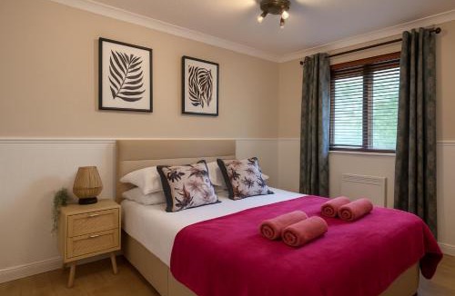 Gilmerton Apartment | 1BR Edinburgh Stay with Free Parking Sleeps 4