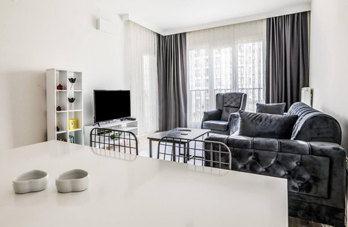 Pendik District Apartment | 2+1 Modern Flat with Balcony in Tuzla