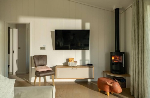 Sandyhills Ski Chalet | 2 Bed in Castle Douglas (oc-90821)