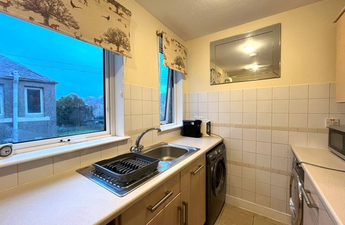Levenmouth Apartment | 2-Bed Upper Flat Near Leven Station & Beach