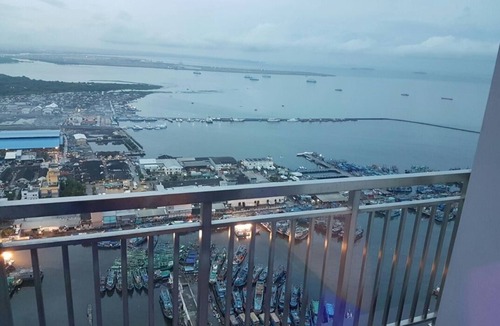 Pluit Condo | 2 BR Fantastic sea views Condo 80sqm Fast internet
