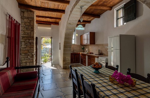 Douliana House | 2 Families together, Dream 1 &2, small village close to beaches